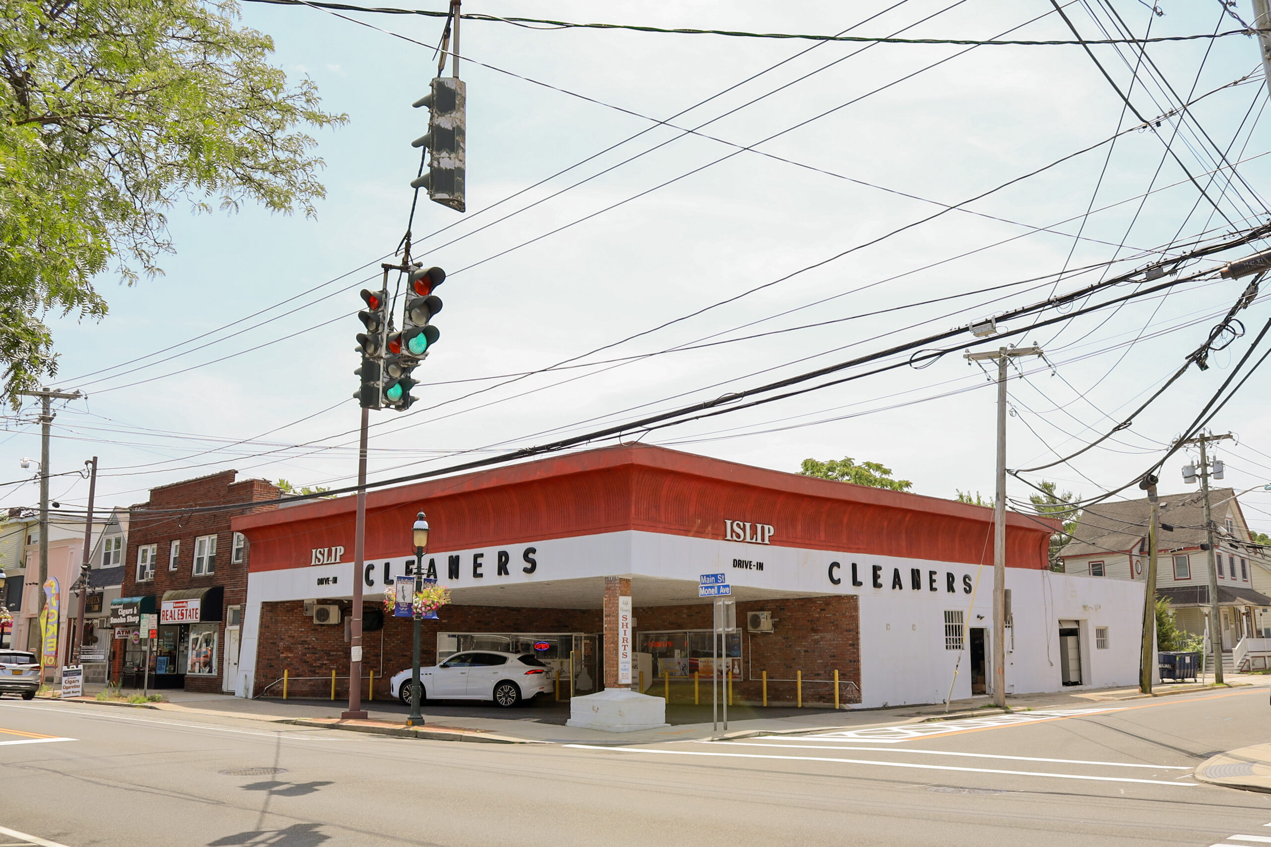 Long island dry cleaning store
